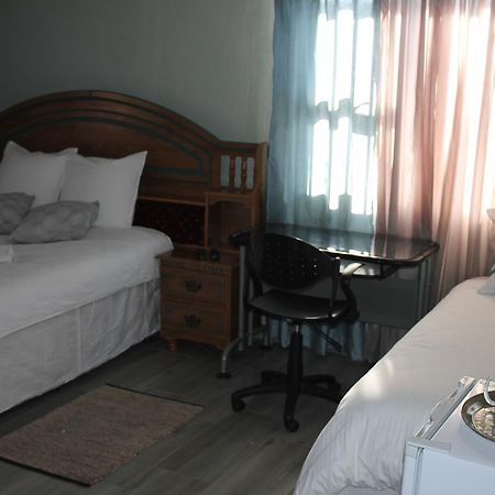 Coco Palm Bed&Breakfast Windhoek Ngoại thất bức ảnh