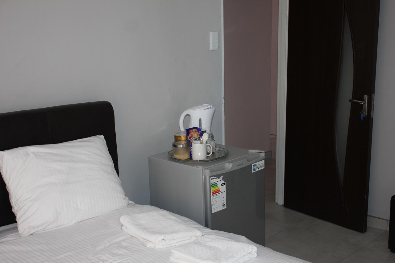 Coco Palm Bed&Breakfast Windhoek Ngoại thất bức ảnh