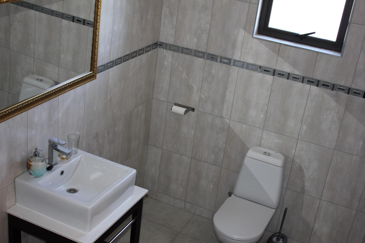 Coco Palm Bed&Breakfast Windhoek Ngoại thất bức ảnh