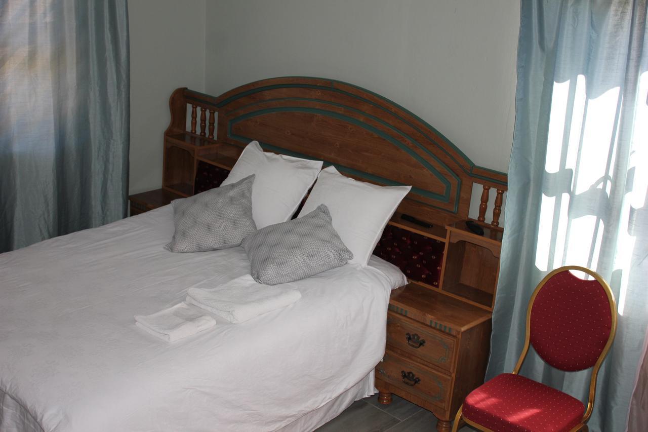 Coco Palm Bed&Breakfast Windhoek Ngoại thất bức ảnh